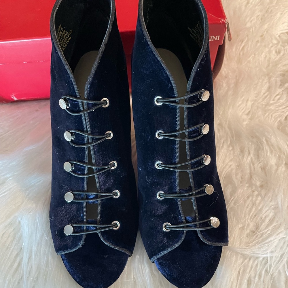 Enzo blue velvet shoes